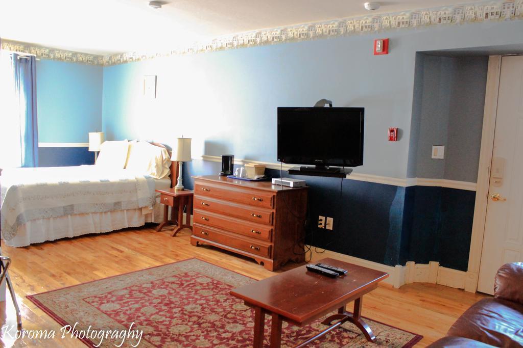 The Victorian-Candle Bed & Breakfast California Room photo